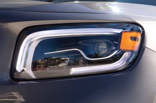 2020 Mercedes-Benz GLB-Class GLB 250 4MATIC 4dr SUV Headlamp Detail