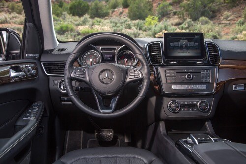 2017 Mercedes-Benz GLS-Class GLS450 4MATIC 4dr SUV Steering Wheel Detail