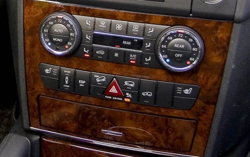 2008 Mercedes-Benz M-Class ML320 CDI Center Console