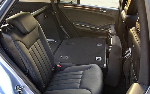2008 Mercedes-Benz M-Class ML550 Rear Interior