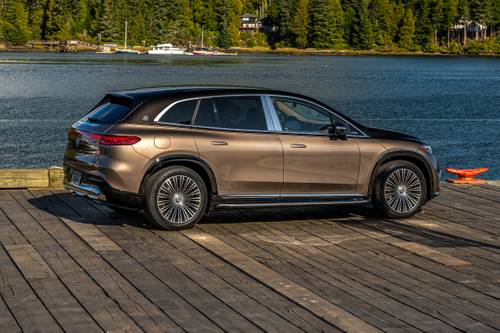 2024 Mercedes Benz Maybach Eqs Suv Pictures 42 Photos Edmunds