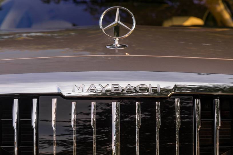 Mercedes-Benz Maybach S 580 4MATIC Sedan Front Badge