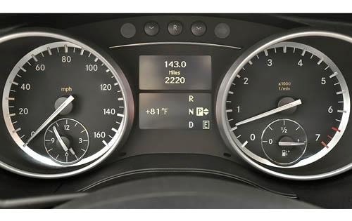 2011 Mercedes-Benz R-Class R350 4MATIC Instrument Cluster Shown