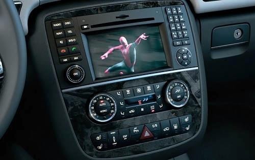 2011 Mercedes-Benz R-Class R350 BlueTEC Center Console Shown