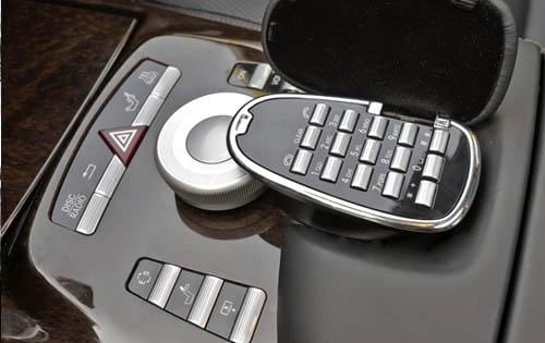 2012 Mercedes-Benz S-Class S350 BlueTEC Center Console Detail