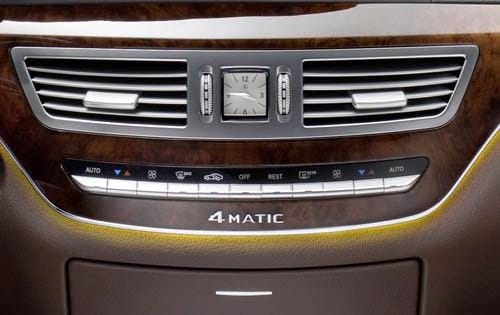 2010 Mercedes-Benz S-Class S550 4MATIC Center Console Shown
