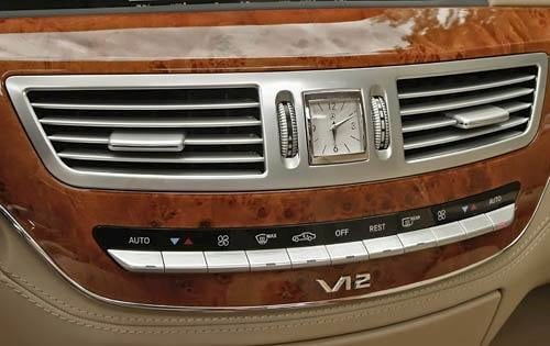 2010 Mercedes-Benz S-Class S600 Center Console Shown
