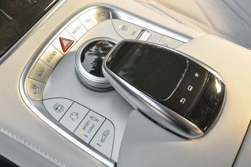 2017 Mercedes-Benz S-Class AMG S63 4MATIC Coupe Aux Controls