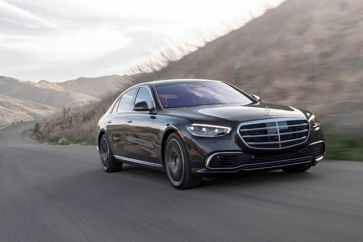 Behind The Wheel Of The All New 21 Mercedes Benz S Class One Smooth Operator Edmunds