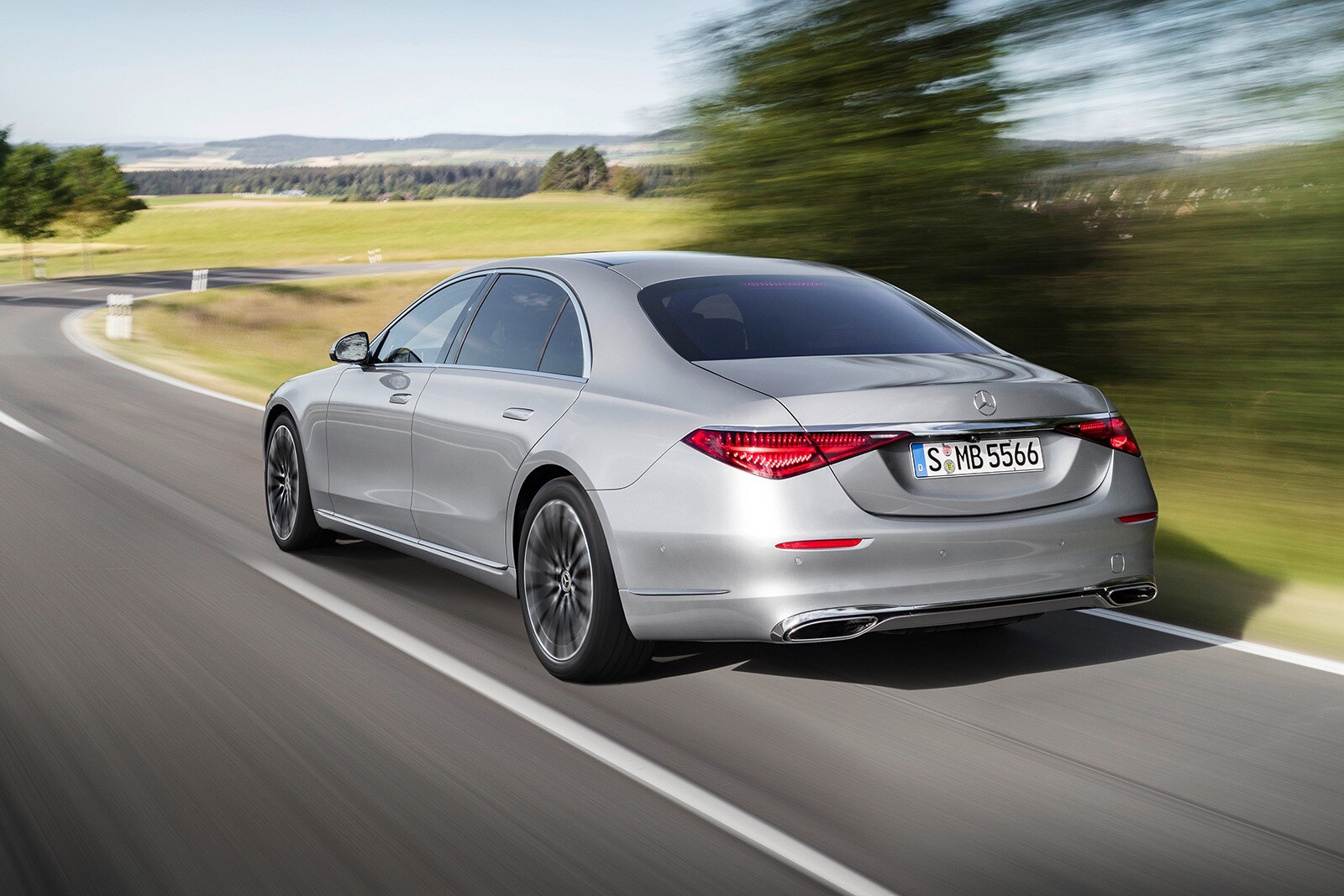 Old Money Vs New Money How They D Spec The 21 Mercedes Benz S Class Edmunds