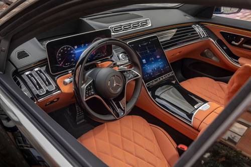 Mercedes-Benz S-Class S 500 4MATIC Sedan Steering Wheel Detail