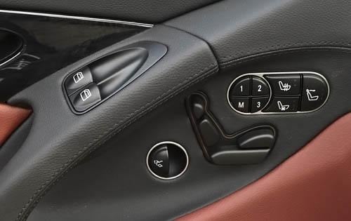 2011 Mercedes-Benz SL-Class SL550 Door Panel Detail Shown