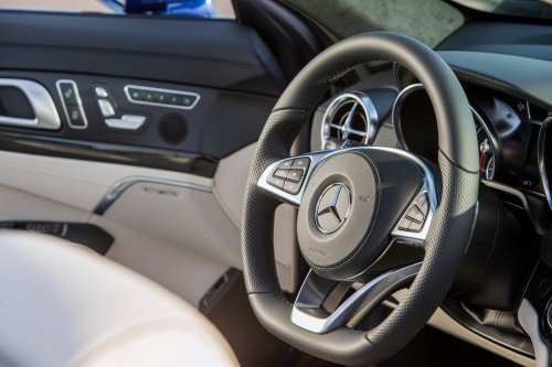 Mercedes-Benz SL-Class SL 550 Convertible Steering Wheel Detail