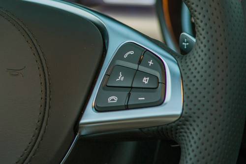 Mercedes-Benz SL-Class SL 550 Convertible Aux Controls