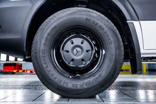 Mercedes-Benz Sprinter Worker 144 WB Cargo Van Wheel