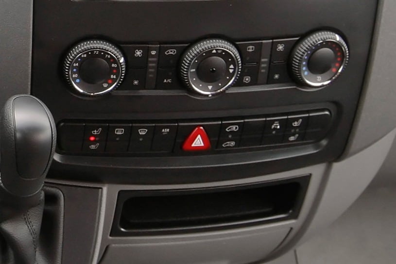 2010 MercedesBenz Sprinter Pictures 59 Photos Edmunds