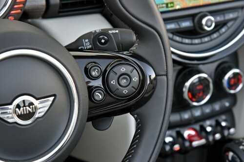 2018 MINI Convertible Cooper S Aux Controls