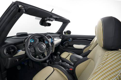 MINI Convertible Cooper S Steering Wheel Detail