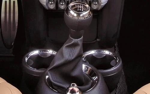 2010 MINI Cooper Clubman Shifter and Cupholder Detail