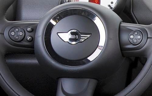 2011 MINI Cooper Countryman Steeringwheel Detail