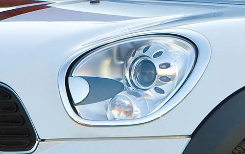 2011 MINI Cooper Countryman S ALL4 Headlamp Detail