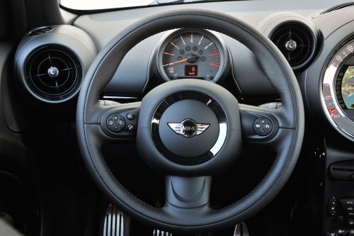 2016 MINI Cooper Countryman S ALL4 Wagon Steering Wheel Detail