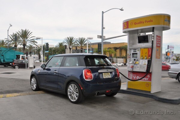 2017 Mini Cooper Edmunds Road Test Fuel Economy Update For November December 5 2017 Mini Cooper