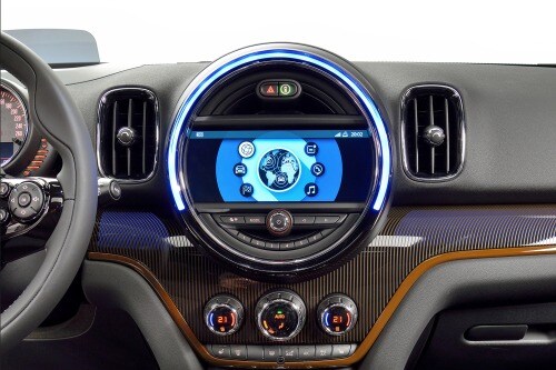 2017 MINI Countryman Cooper S ALL4 Wagon Center Console. Options Shown.