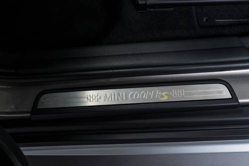 2020 MINI Countryman Cooper S E ALL4 Wagon Interior Detail