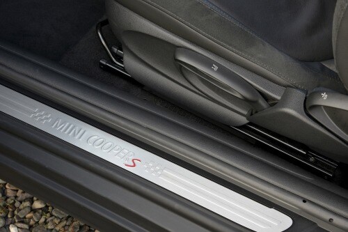 2018 MINI Hardtop 2 Door Cooper S 2dr Hatchback Interior Detail