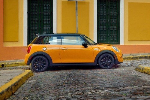 2018 MINI Hardtop 2 Door Cooper S 2dr Hatchback Profile. Options Shown.