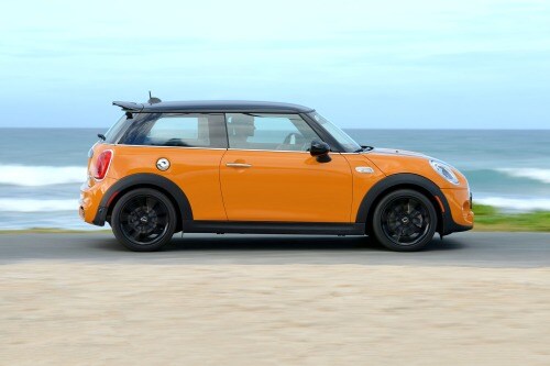 2018 MINI Hardtop 2 Door Cooper S 2dr Hatchback Profile. Options Shown.