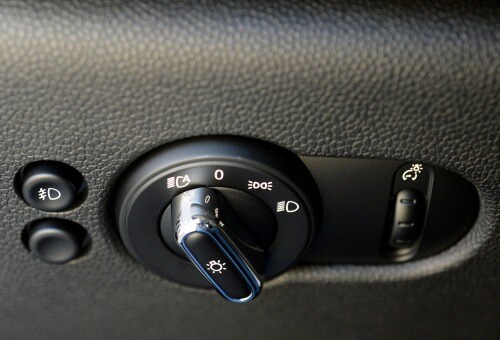 2018 MINI Hardtop 2 Door Cooper 2dr Hatchback Interior Detail