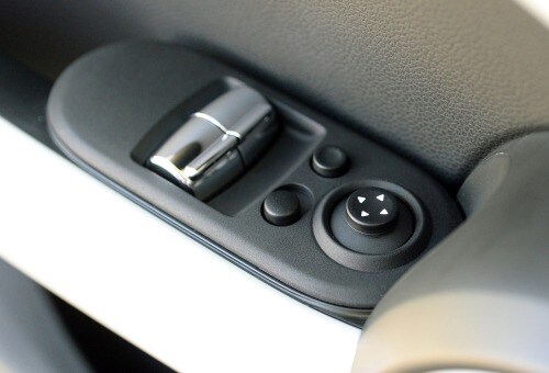 2018 MINI Hardtop 2 Door Cooper 2dr Hatchback Interior Detail