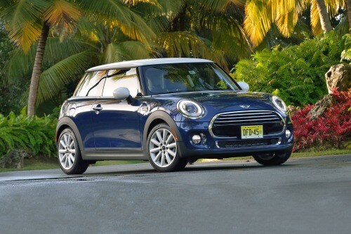 2018 MINI Hardtop 2 Door Cooper 2dr Hatchback Exterior. Options Shown.