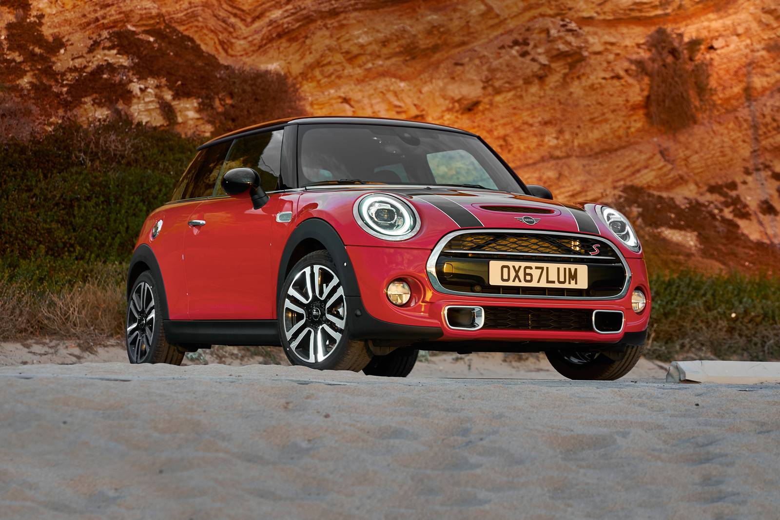 2019 Mini Hardtop 2 Door Hatchback Prices Reviews And Pictures Edmunds