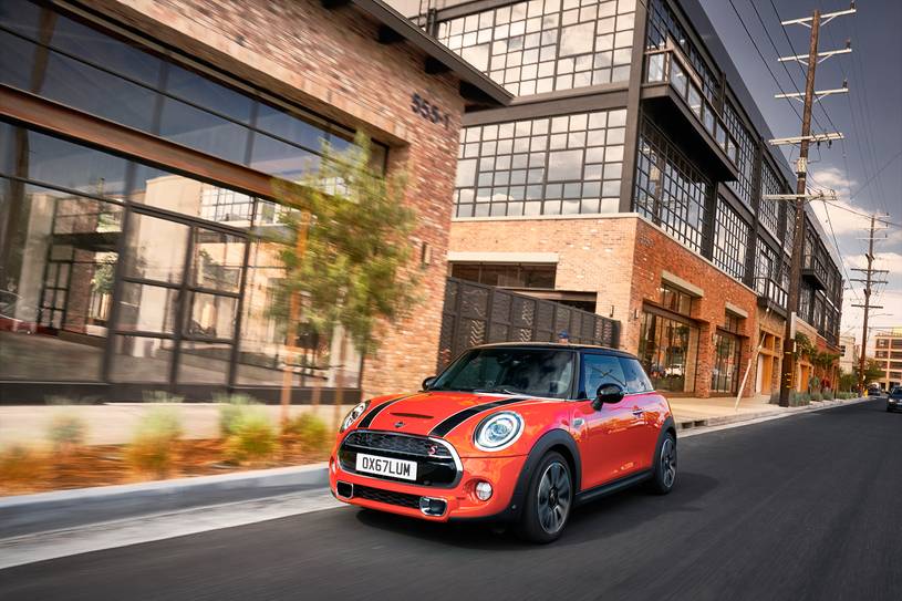 2021 MINI Hardtop 2 Door Pictures - 152 Photos | Edmunds