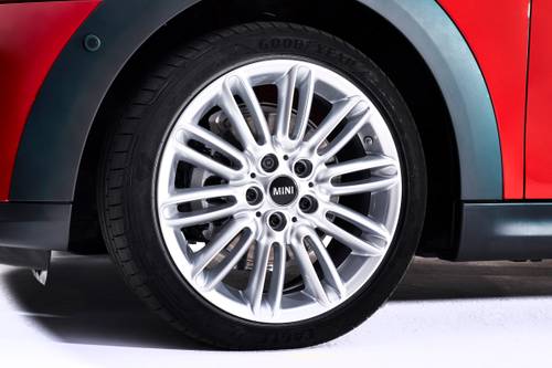 2023 MINI Hardtop 2 Door Cooper Classic 2dr Hatchback Wheel