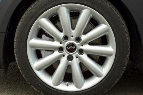 2017 MINI Hardtop 4 Door Cooper S 4dr Hatchback Wheel. Options Shown.