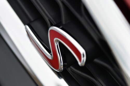 2018 MINI Hardtop 4 Door Cooper S 4dr Hatchback Front Badge