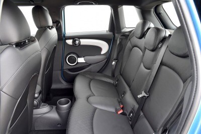 2018 Mini Hardtop 4 Door Pictures 177 Photos Edmunds 2018 Mini Hardtop 4 Door Cooper S 4dr Hatchback Rear Interior