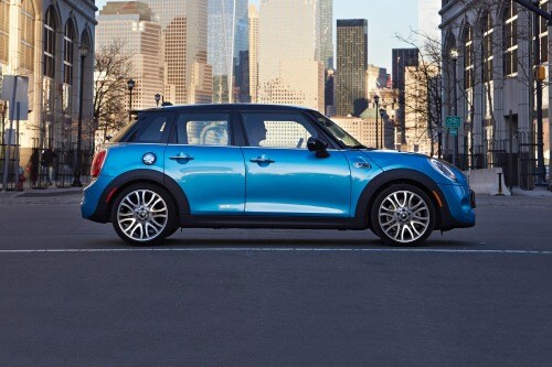 2018 MINI Hardtop 4 Door Cooper S 4dr Hatchback Profile. Options Shown.