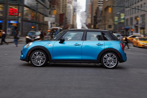 2018 MINI Hardtop 4 Door Cooper S 4dr Hatchback Profile. Options Shown.
