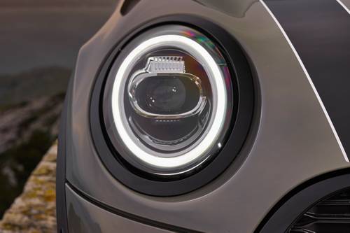 MINI Hardtop 4 Door Cooper S 4dr Hatchback Headlamp Detail