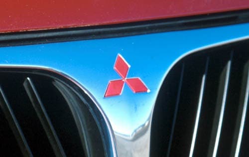 1999 Mitsubishi Diamante Front Badging