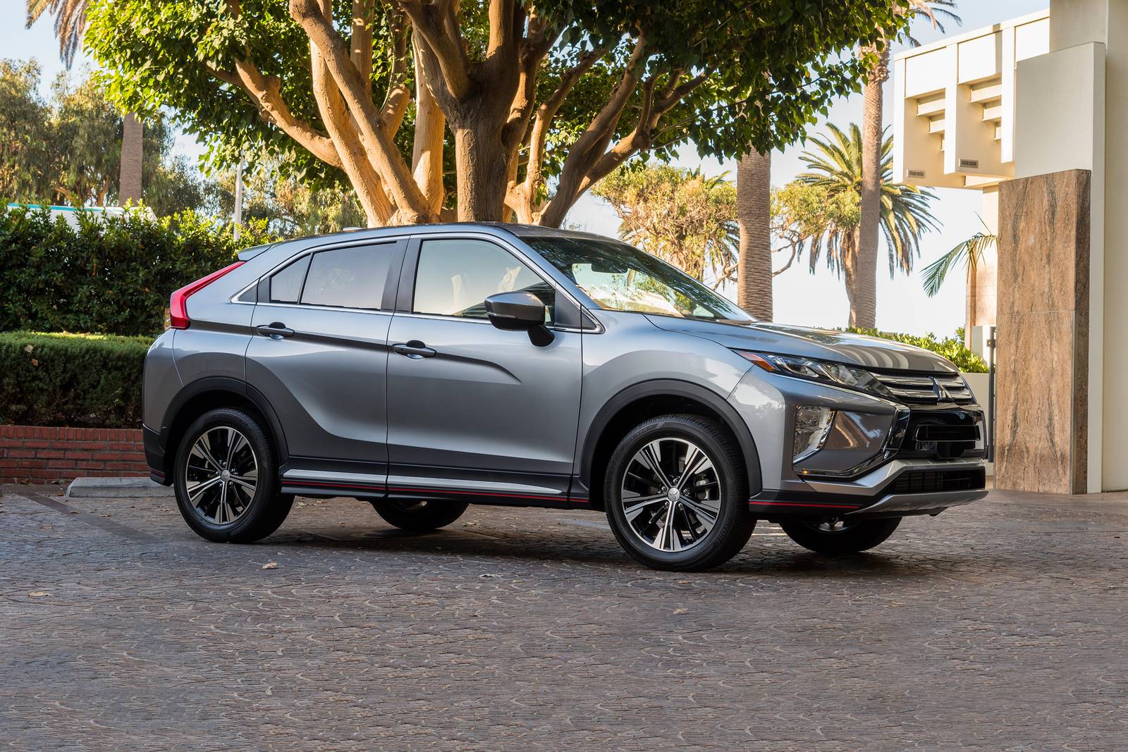 2019 Mitsubishi Eclipse Cross Review & Ratings | Edmunds