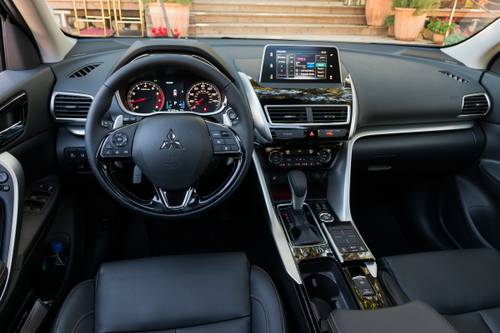 2020 Mitsubishi Eclipse Cross SEL 4dr SUV Dashboard