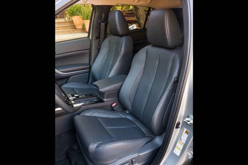 2020 Mitsubishi Eclipse Cross SEL 4dr SUV Interior Detail