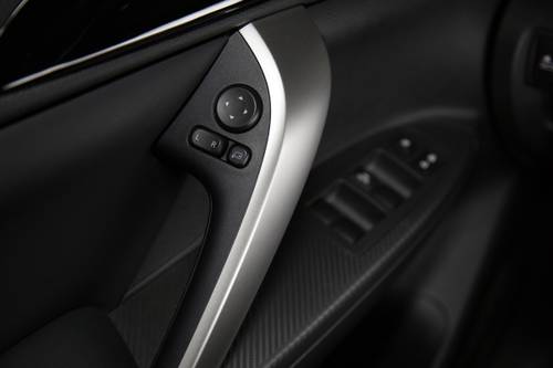 2020 Mitsubishi Eclipse Cross SEL 4dr SUV Interior Detail