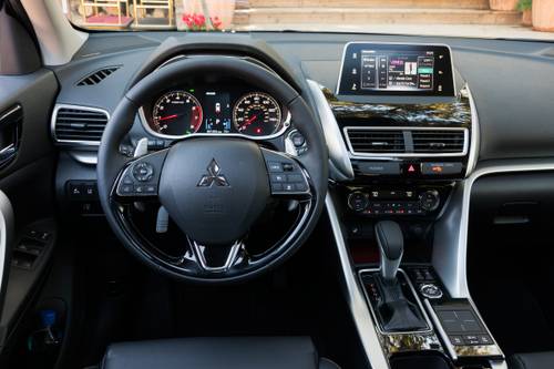 2020 Mitsubishi Eclipse Cross SEL 4dr SUV Steering Wheel Detail